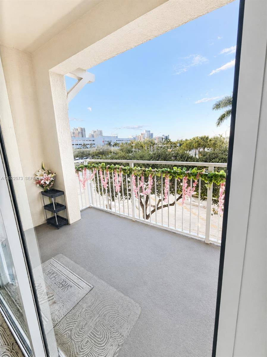 7266 SW 88th StMiami - DOWNTOWN DADELAND CONDO N condo unit A203 - picture