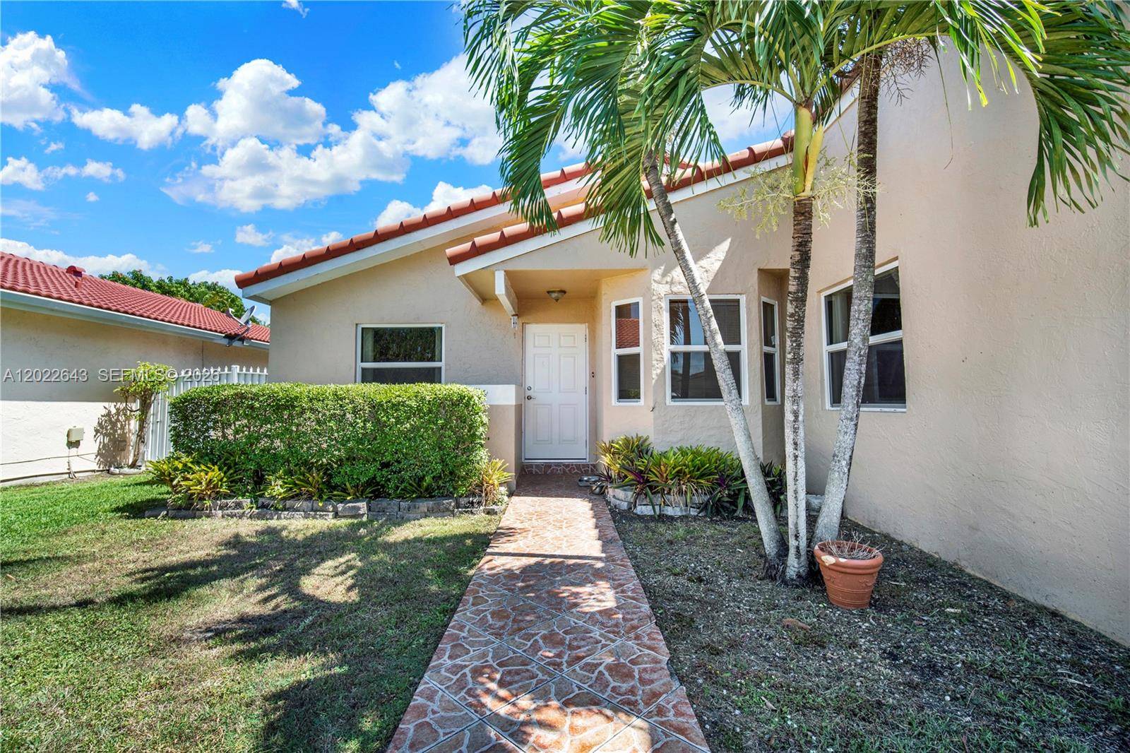 10813 SW 158th LnMiami - picture
