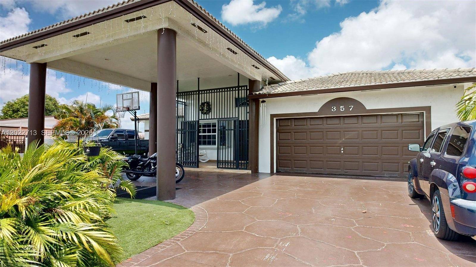357 W 44th StHialeah - picture