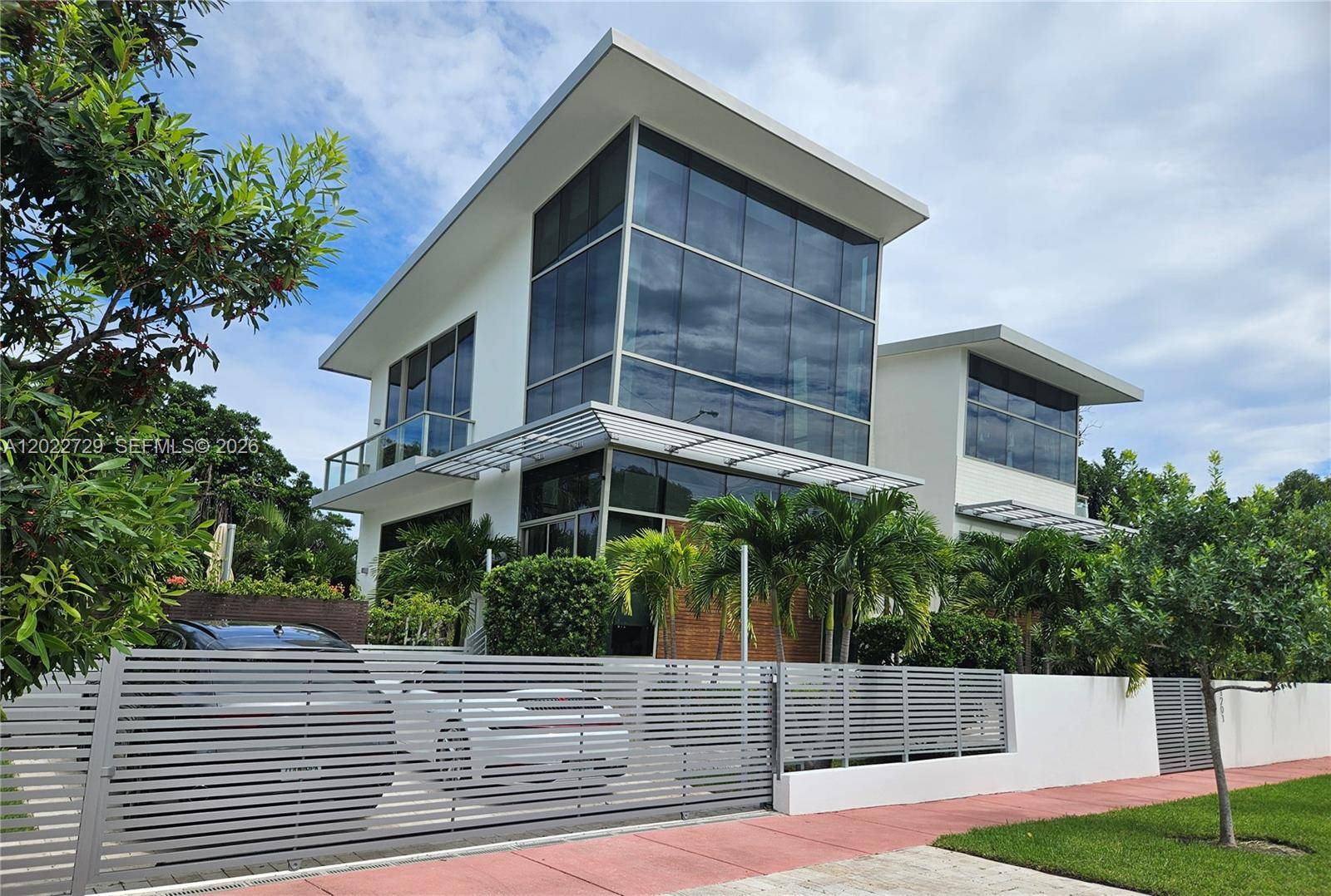1201 W 47th StMiami Beach - picture