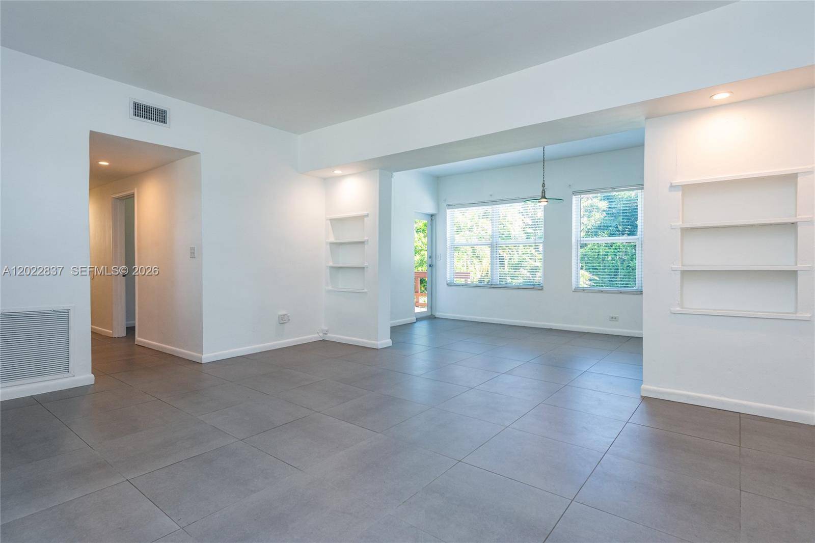 66 NW 87th StEl Portal - picture