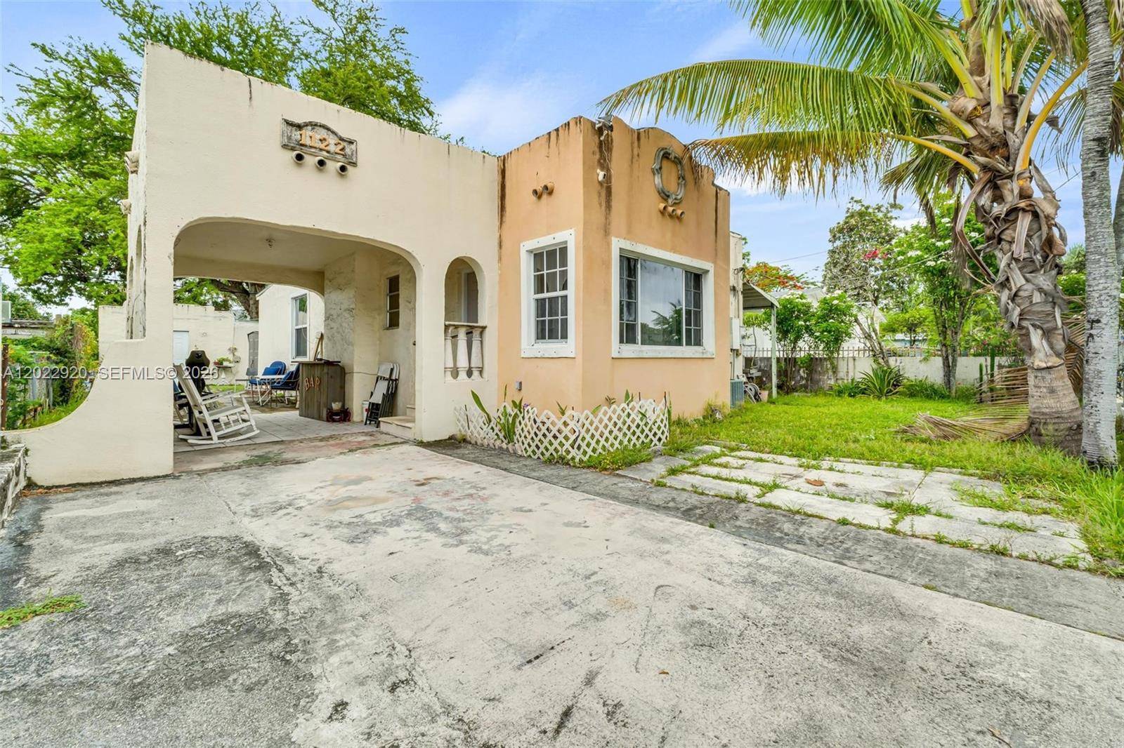 1122 NW 38th StMiami - picture