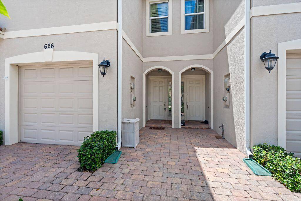 626 SW Glen CrestStuart - picture