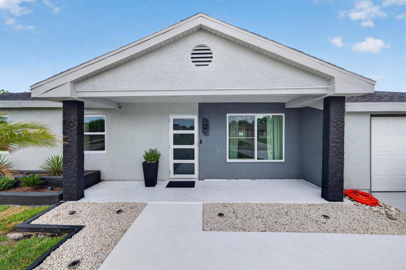 264 SW CherryhillPort St. Lucie - picture