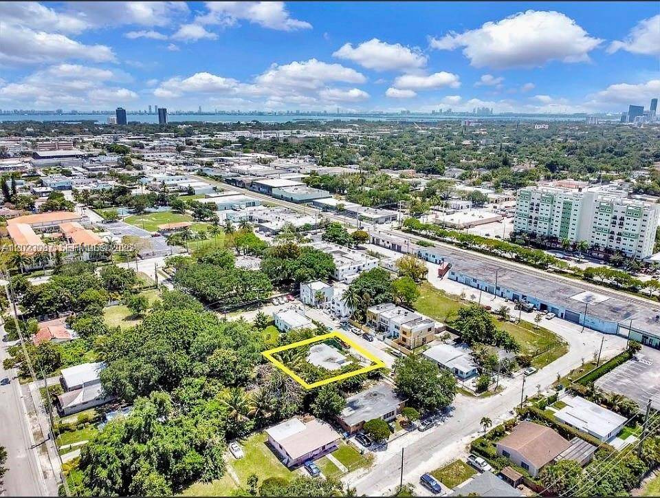 261 NW 73rd TerMiami - picture