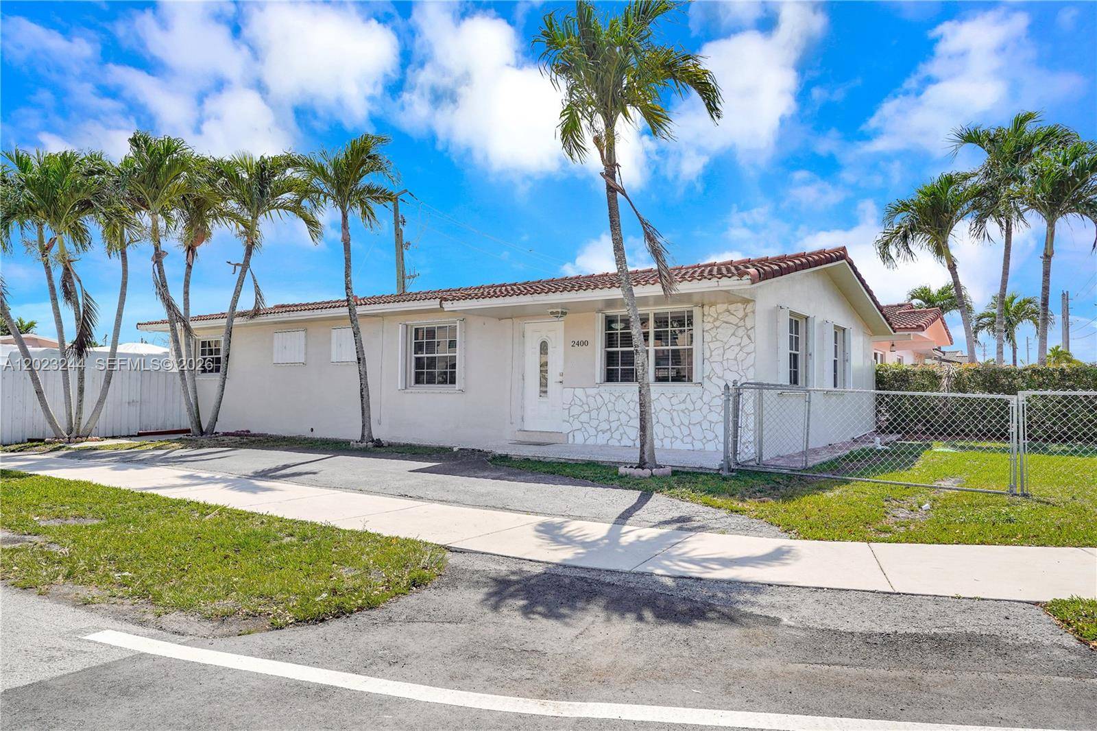 2400 SW 103rd CtMiami - picture