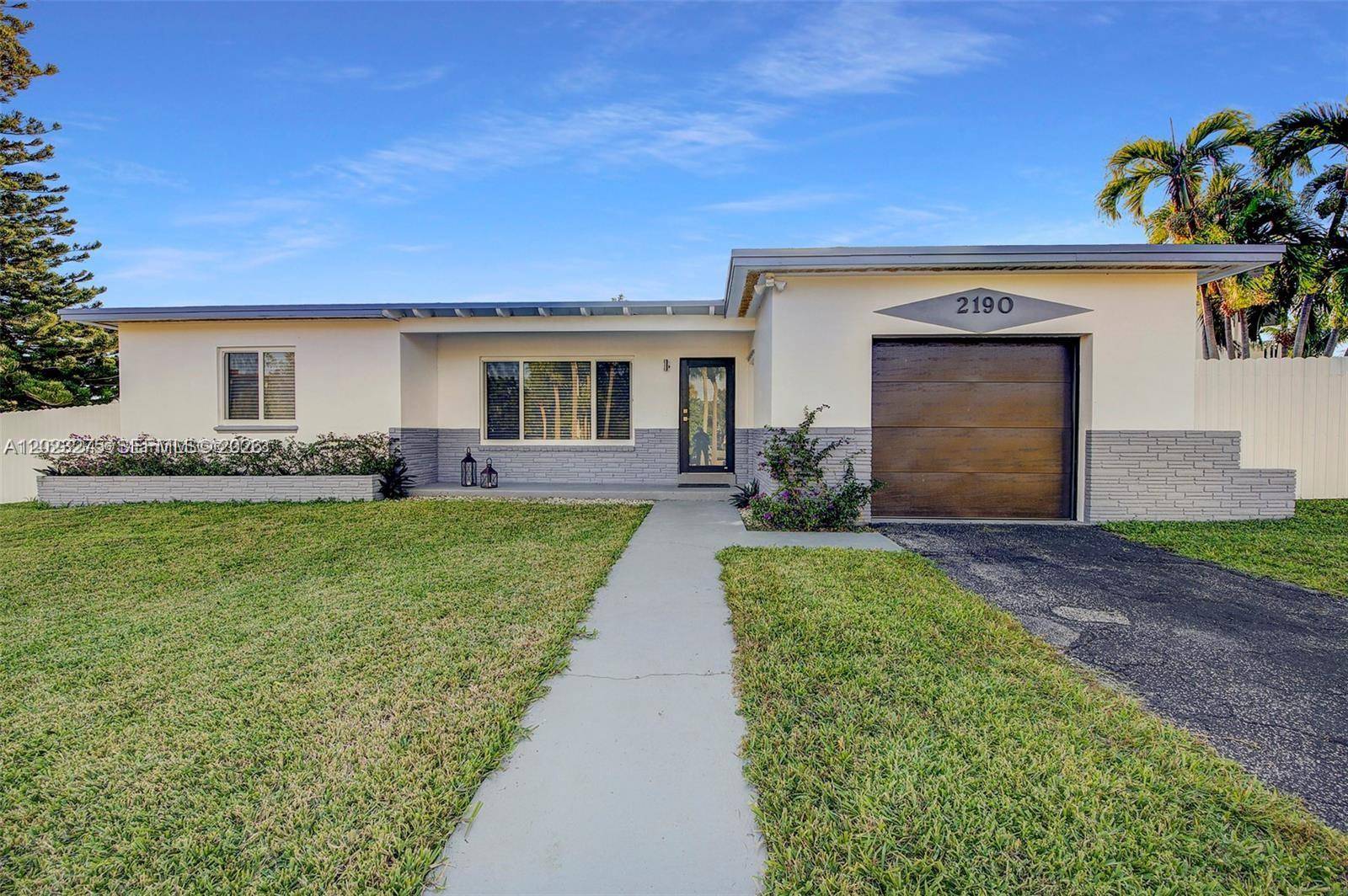 2190 NE 169th StNorth Miami Beach - picture