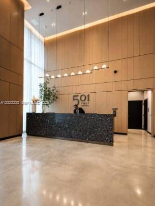 121 NE 5th StMiami - Condo/Co-Op/Annual,Condo condo unit 3203 - picture