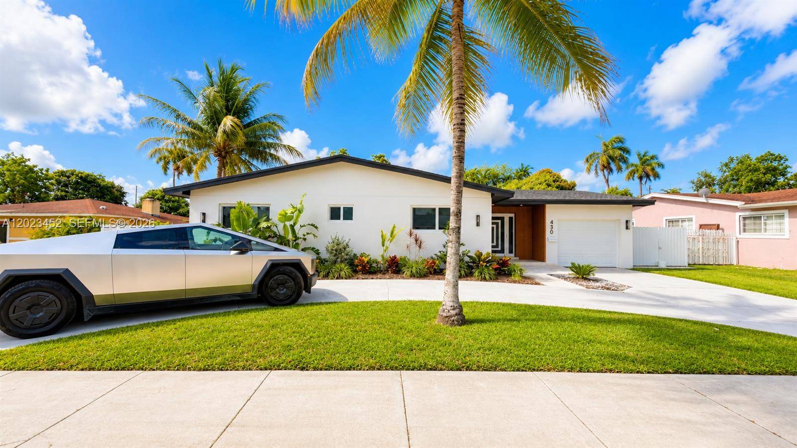 430 NE 145th StMiami - picture