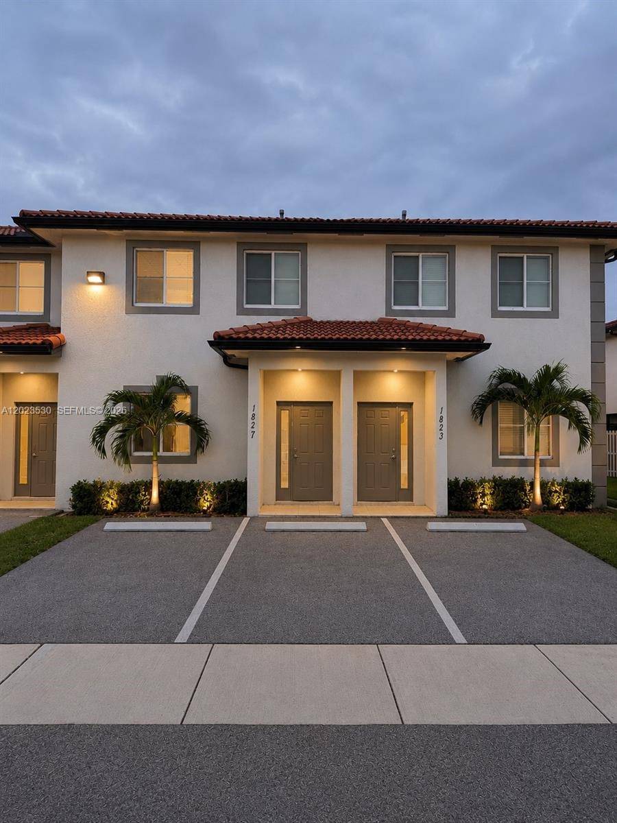 1827 NW 142nd LnOpa-Locka - picture