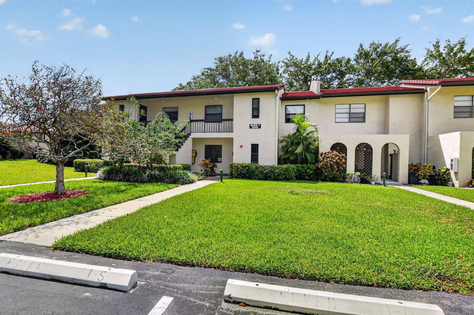 8310 Casa Del LagoBoca Raton - FAIRWAYS OF BOCA LAGO COND,BOCA LAGO condo unit D - picture