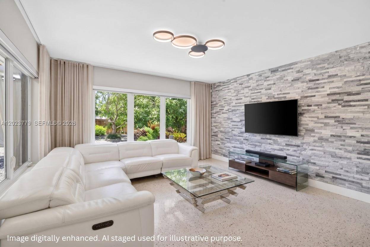709 NW 9th CtHallandale Beach - picture