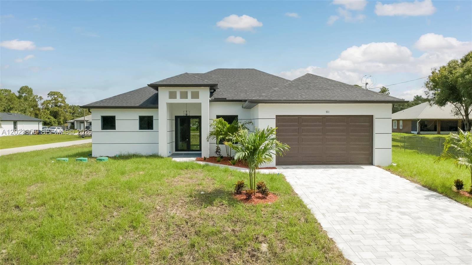 931 BARCELONA ST ELehigh Acres - picture