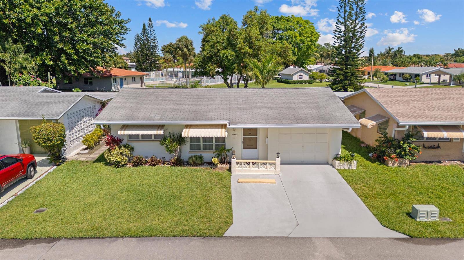 5017 NW 49thTamarac - picture