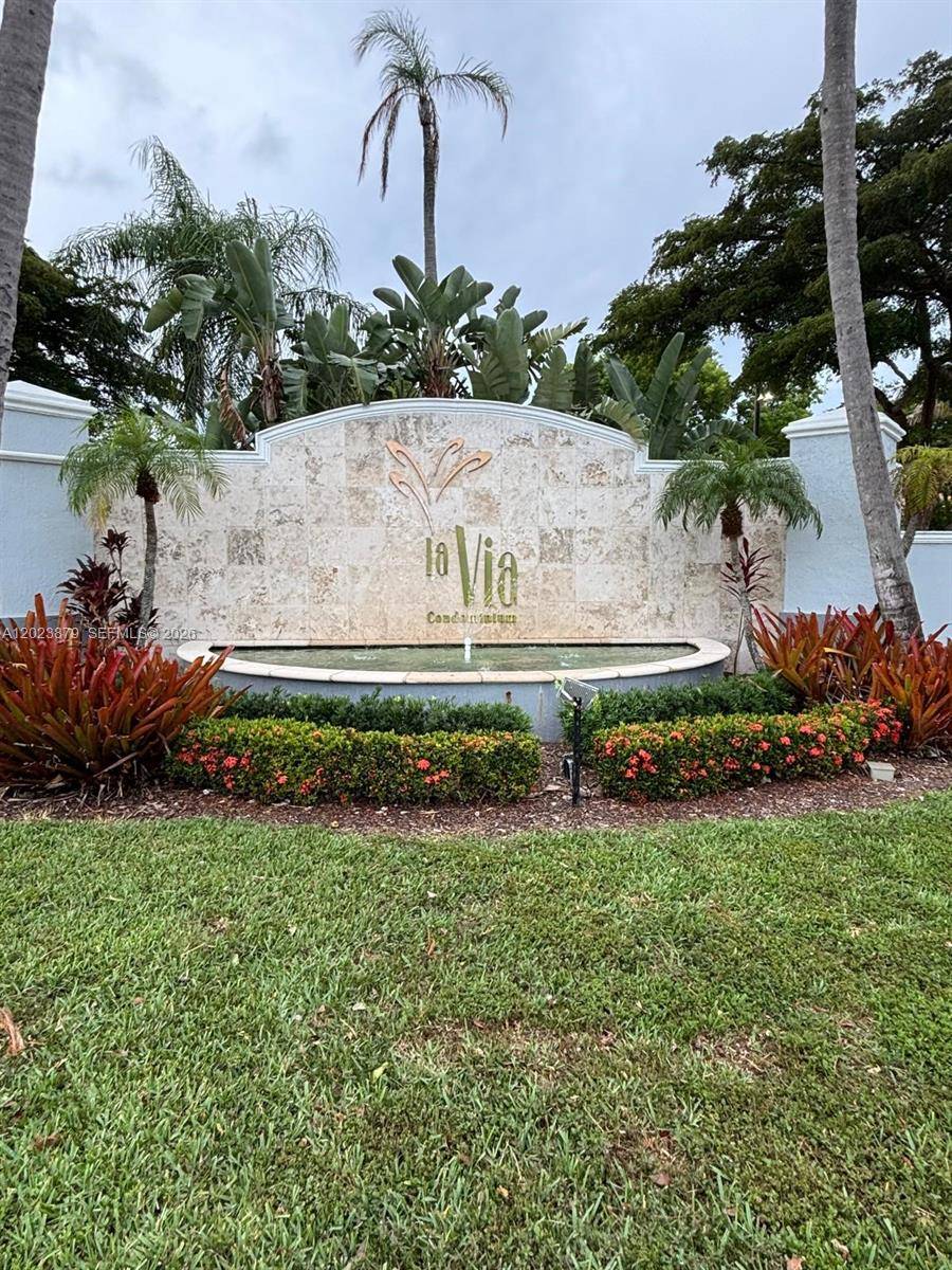 150 NW 96th AvePembroke Pines - LA VIA CONDO condo unit 9-307 - picture