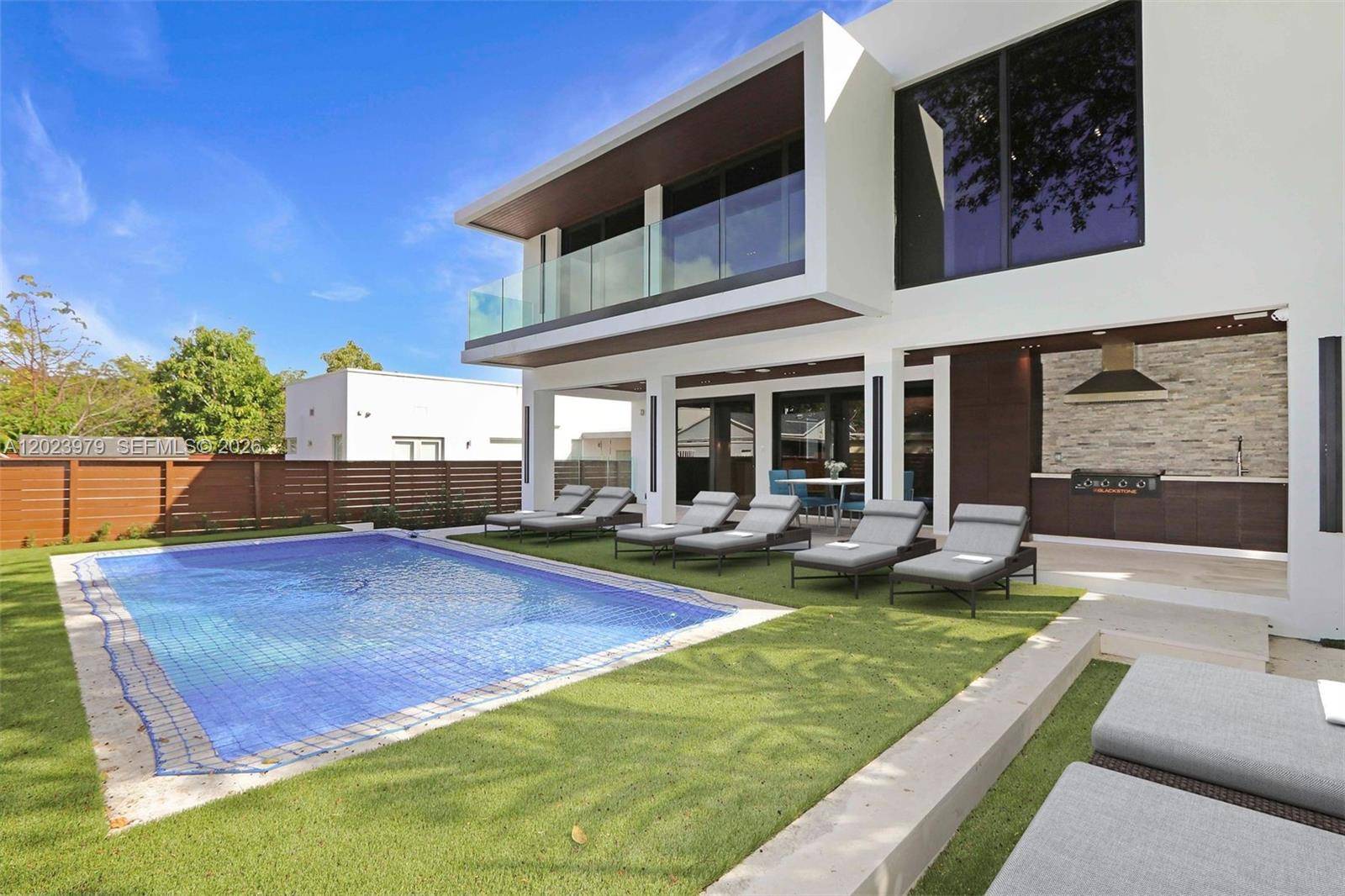 330 SW 19th RdMiami - picture