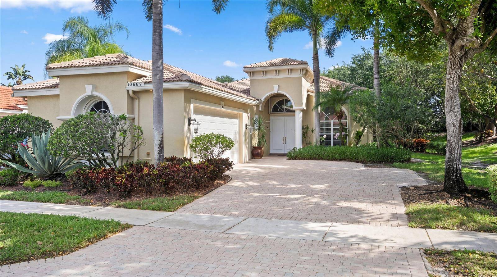 10689 NorthgreenLake Worth - picture
