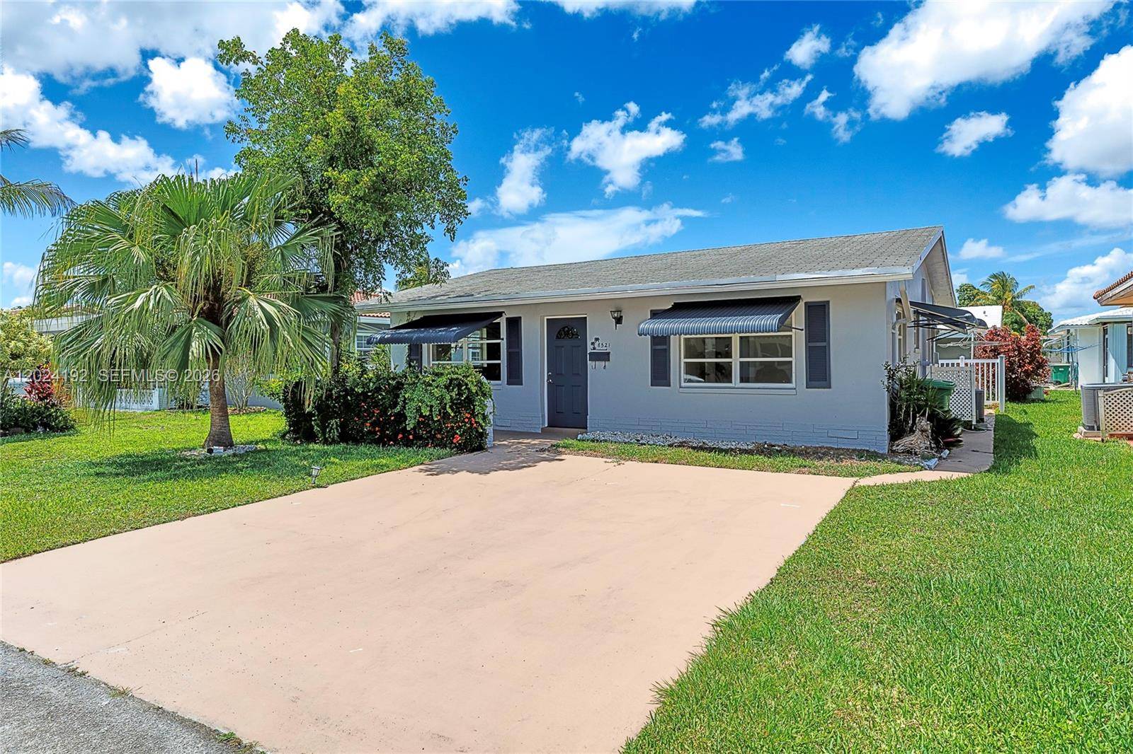 8521 NW 57th CtTamarac - picture