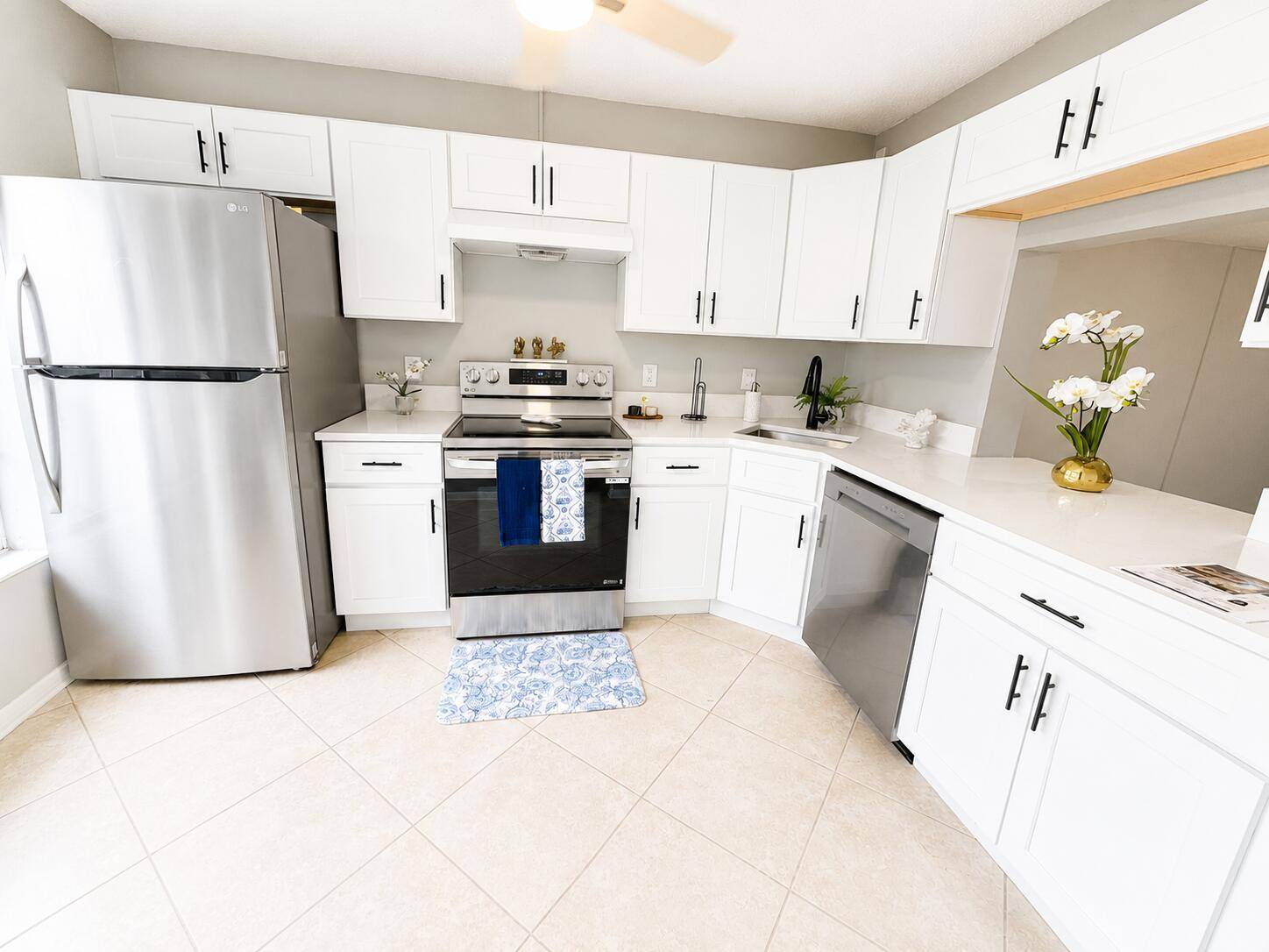 222 Foxtail - CHARTER CLUB OF PALM BEACH condo unit E - picture