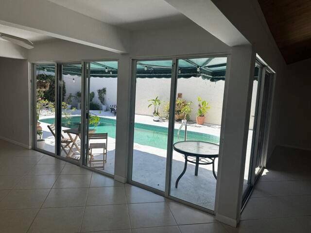 112 E Coral FishJupiter - picture