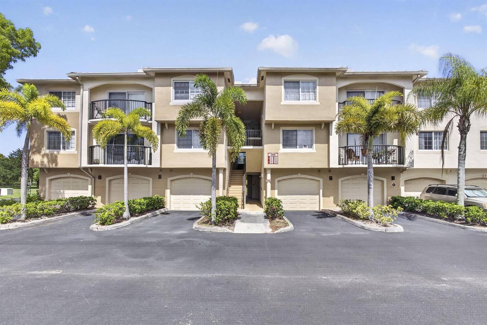 800 S Crestwood CtRoyal Palm Beach - GRAND VIEW AT CRESTWOOD CO condo unit 809 - picture