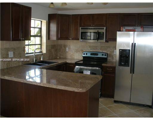 1126 NE 209th TerMiami - picture