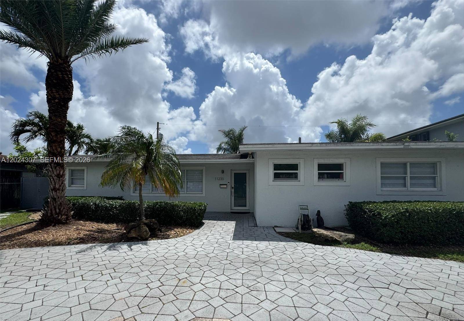 11235 NW 62nd AveHialeah - picture