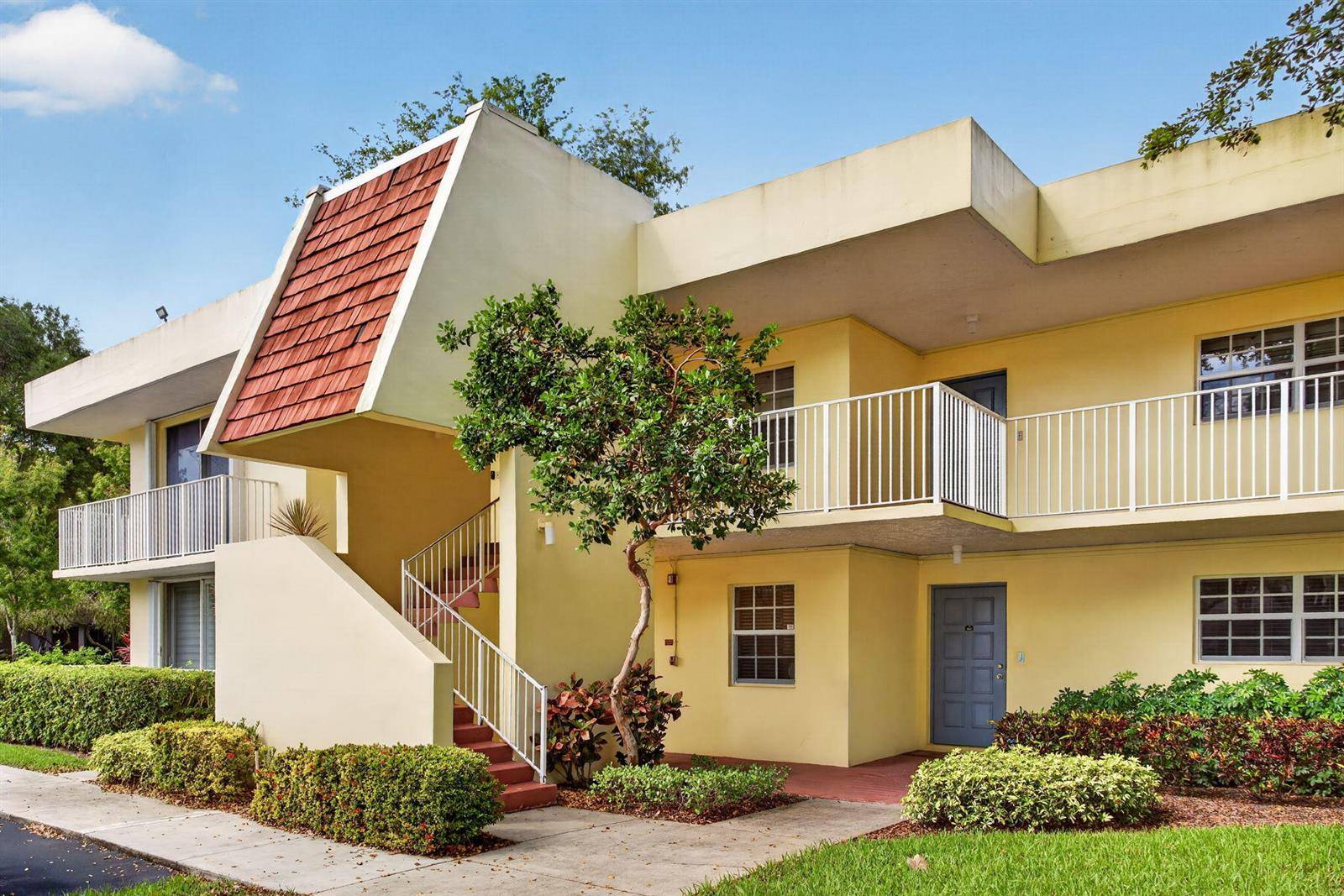 500 OaksPompano Beach - Condo condo unit 111 - picture