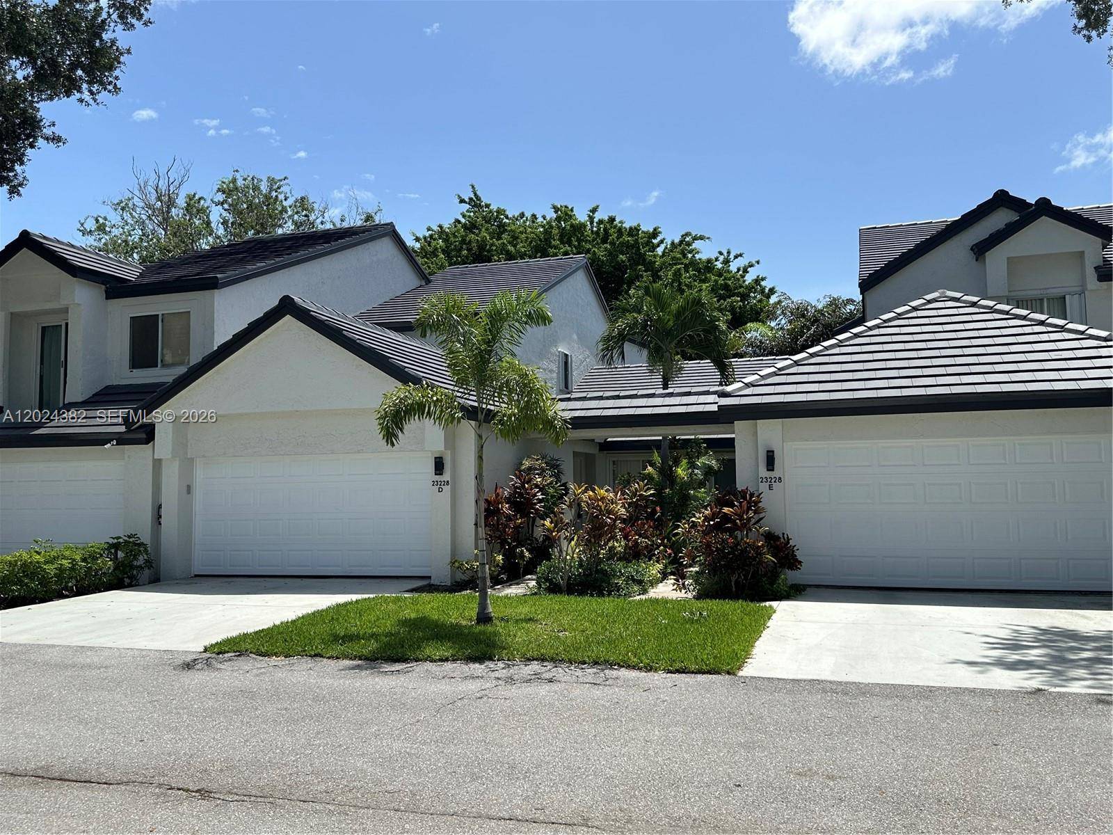 23228 Fountain VwBoca Raton - ISLES OF BOCA CONDOS ONE condo unit D - picture