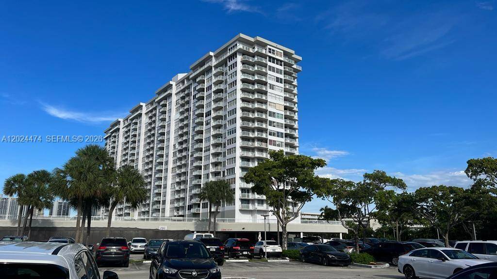 18061 Biscayne BlvdAventura - Condo 5+ Stories,Condo condo unit 1404 - picture