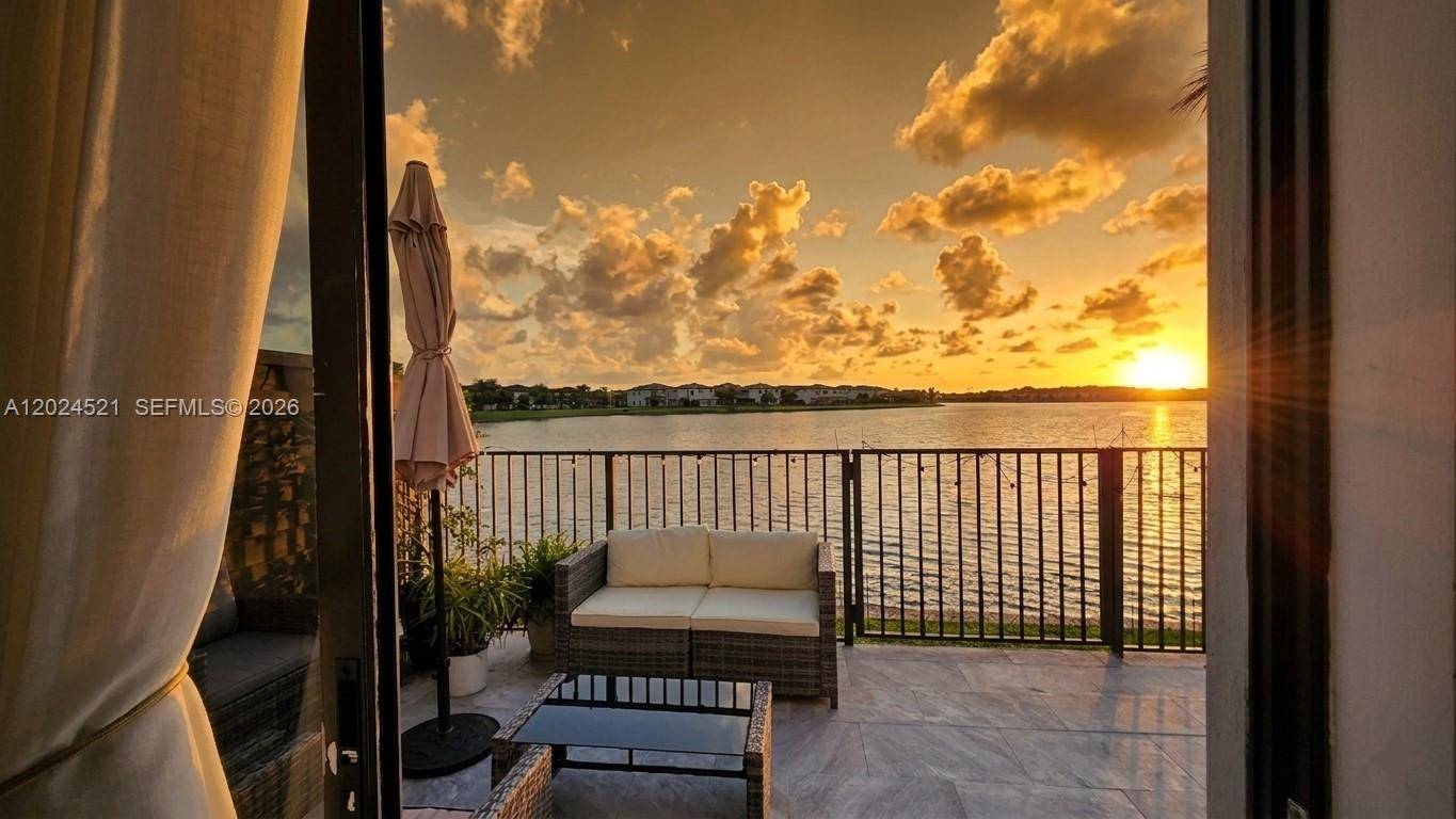 16017 NW 91st CtMiami Lakes - picture