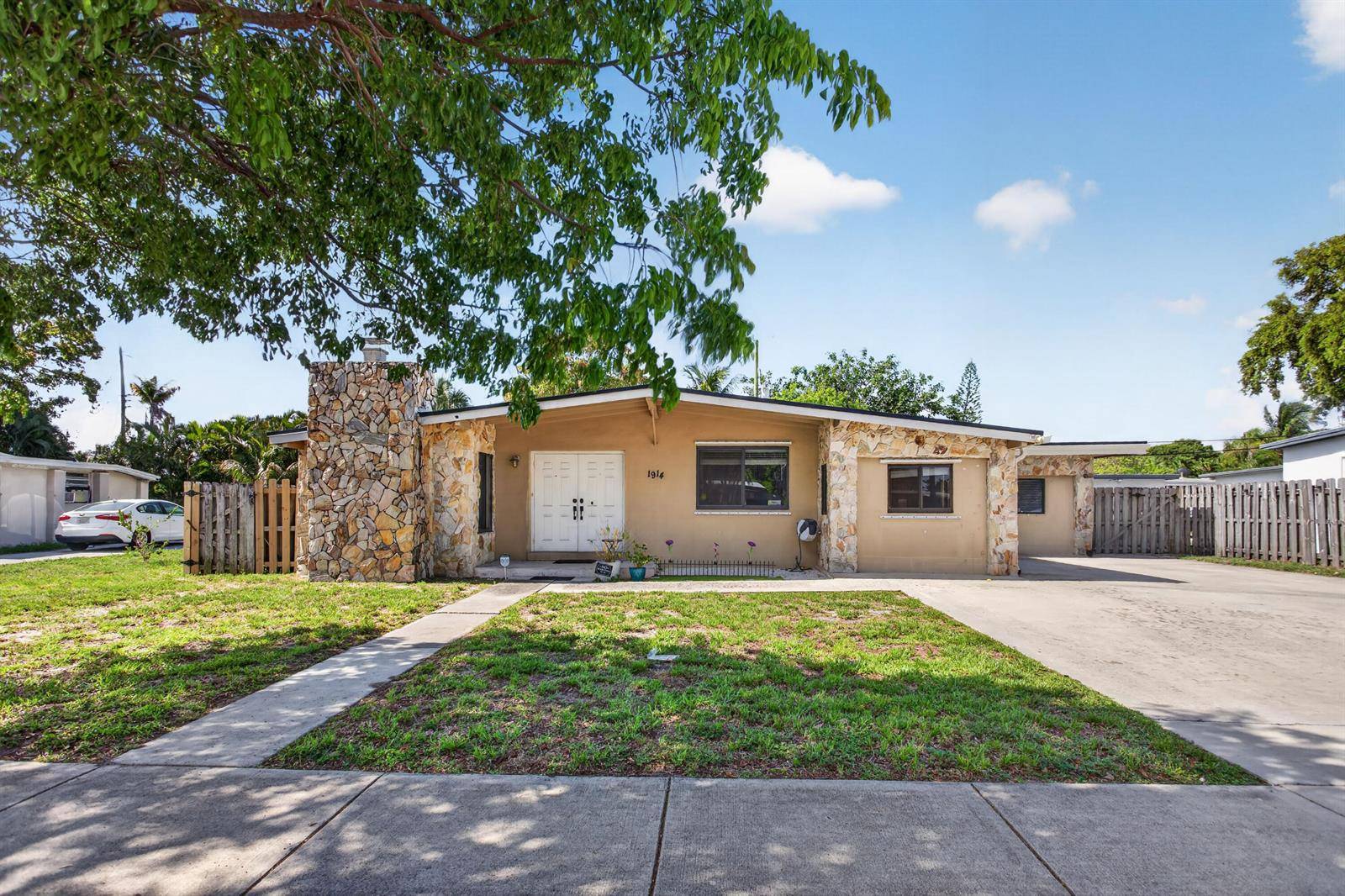 1914 NE 53rdPompano Beach - picture