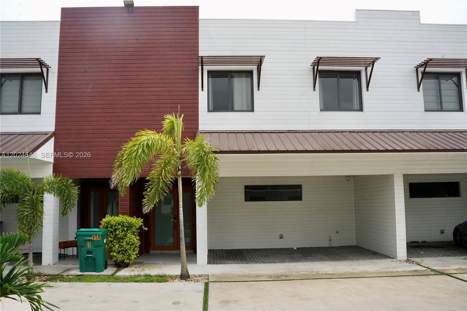 958 NW 10th StFlorida City - GREEN PARK SUB condo unit 4 - picture