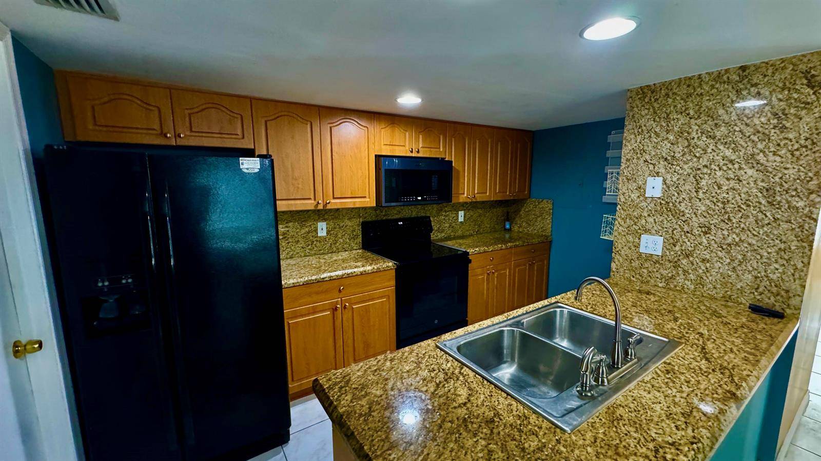 5885 Rambler RoseWest Palm Beach - picture