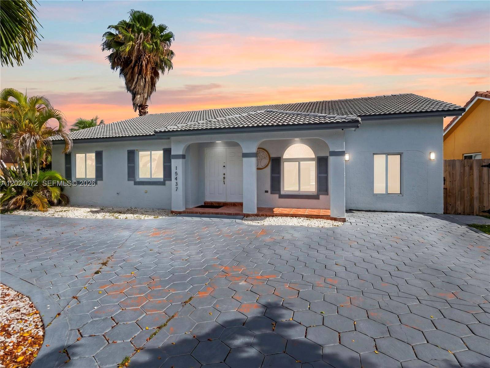 15437 SW 179th TerMiami - picture