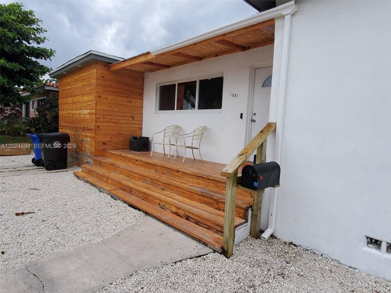 1081 NE 166th StNorth Miami Beach - Single Family-Annual,House condo unit 1081 - picture