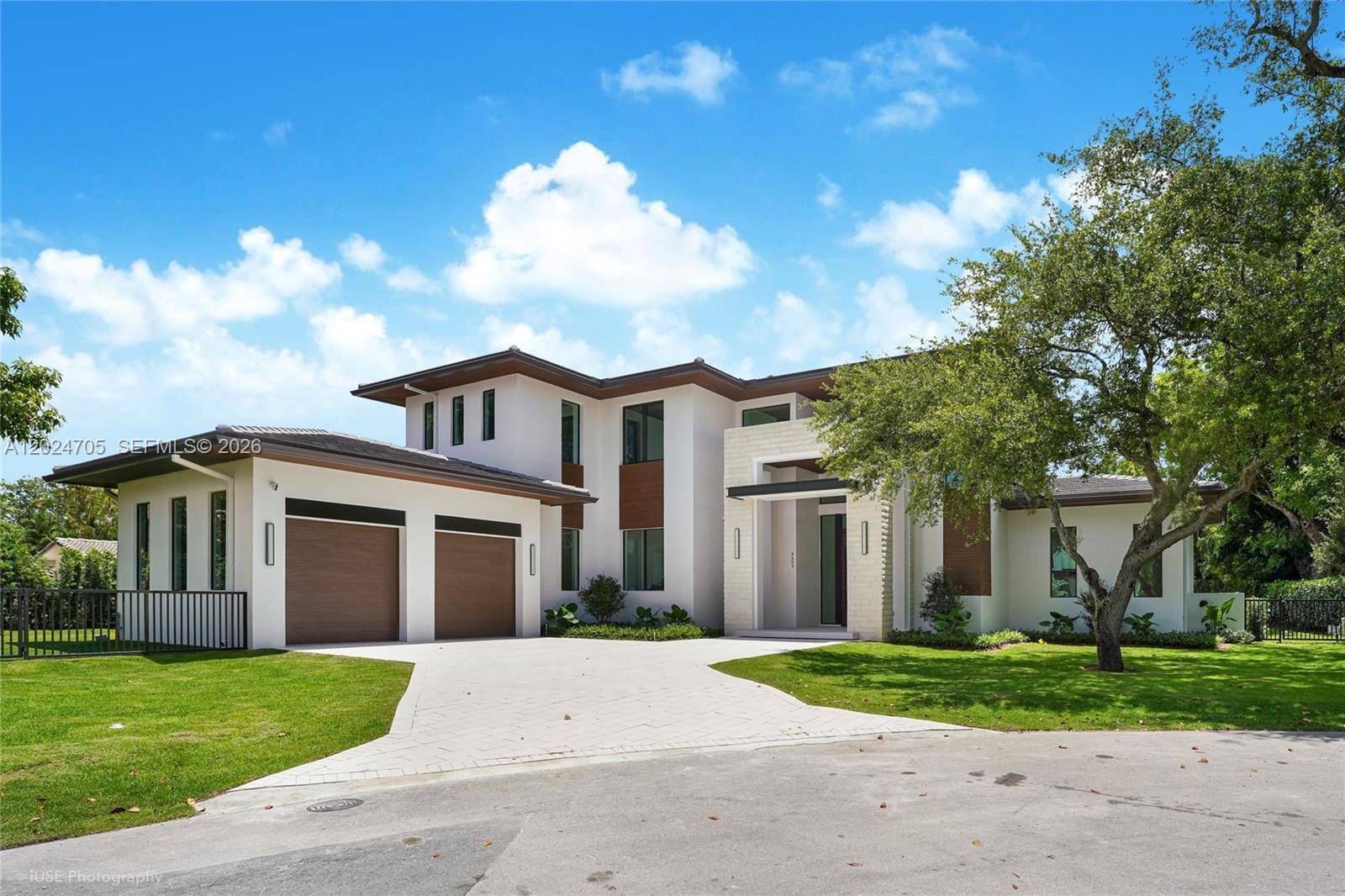 9405 SW 72nd CtPinecrest - picture