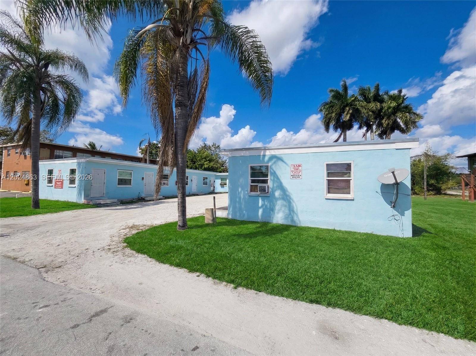 625 W Avenue ABelle Glade - picture