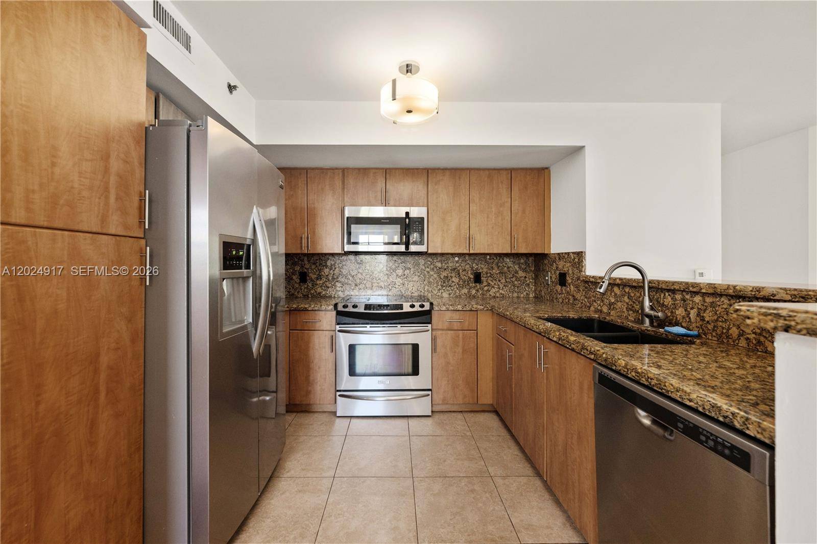 19501 E Country Club DrAventura - THE YACHT CLUB AT AVENTUR condo unit 9508 - picture