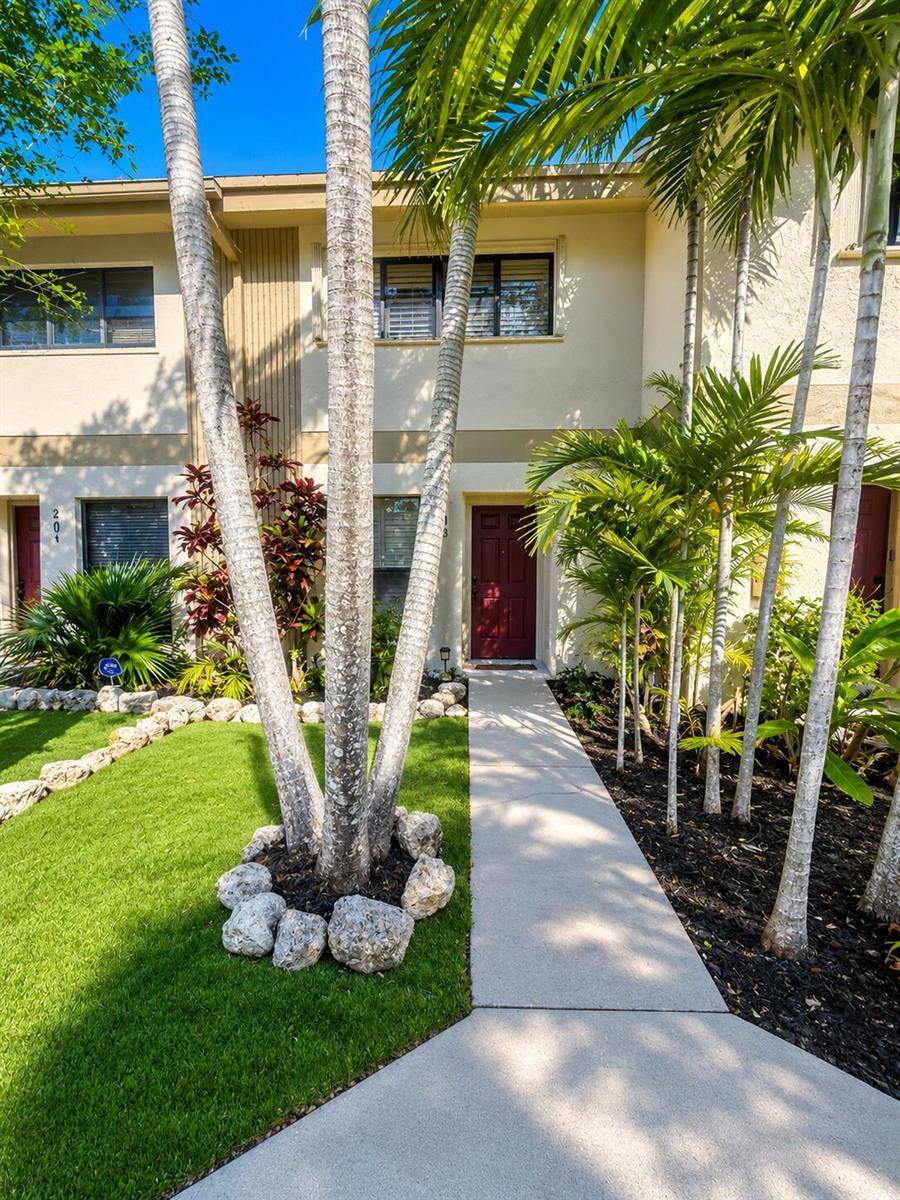 3062 S Oakland ForestOakland Park - PINES OF OAKLAND FOREST WE condo unit 203 - picture