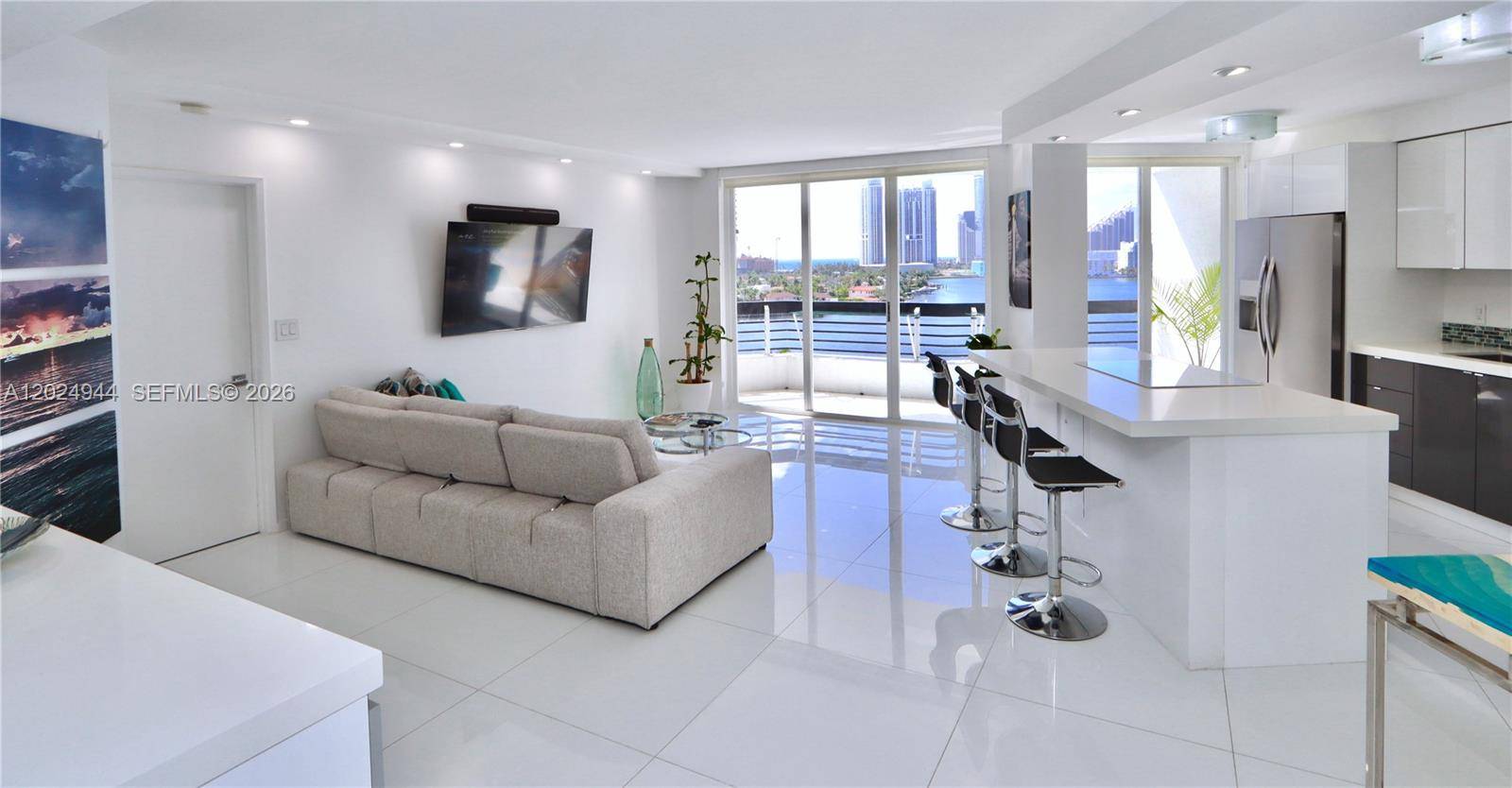 3600 Mystic Pointe DrAventura - Condo/Co-Op/Annual,Condo condo unit 1115 - picture