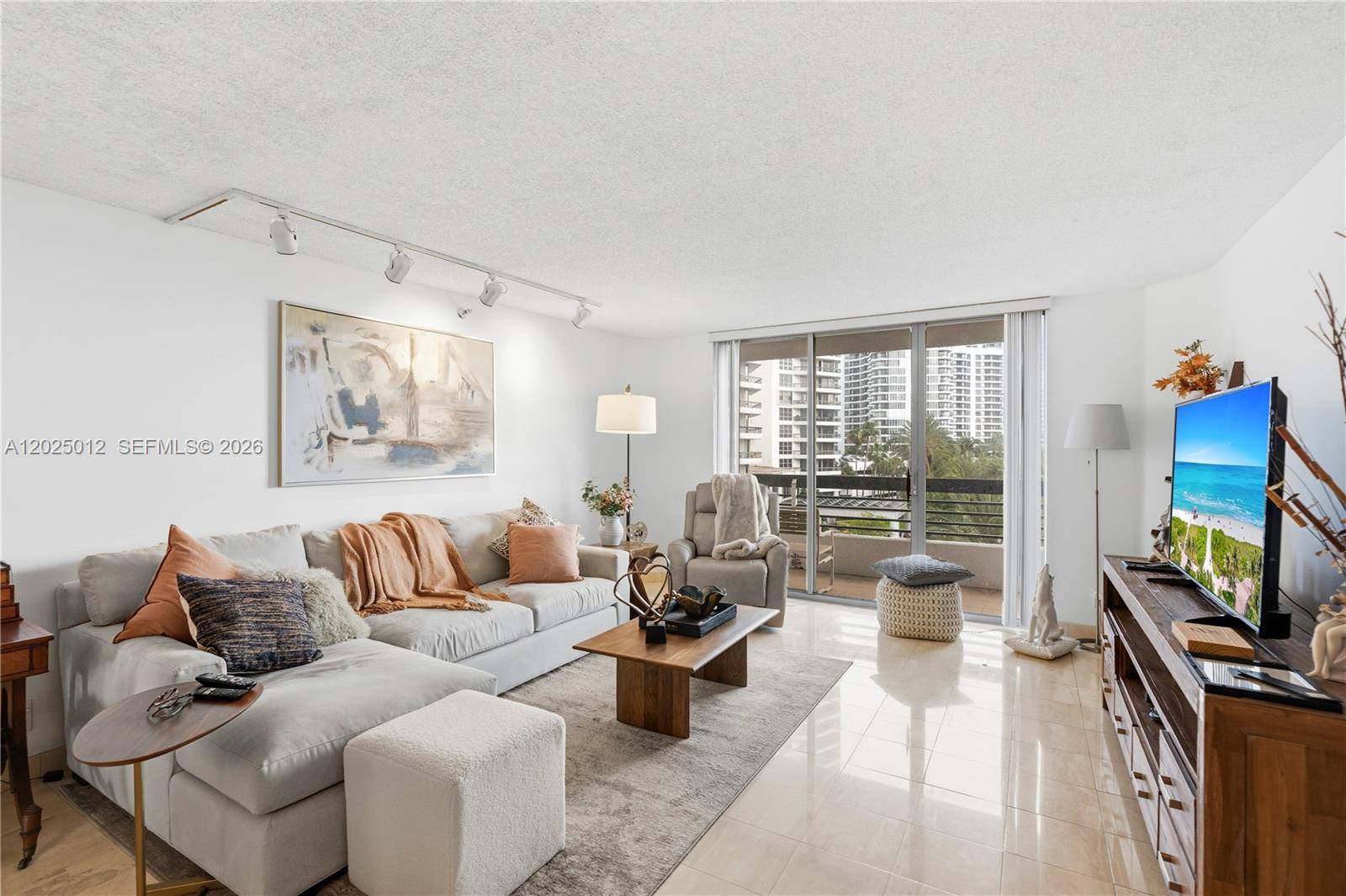 19195 NE 36th CtAventura - MYSTIC POINTE CONDO NO TW,MYSTIC POINTE condo unit 502 - picture