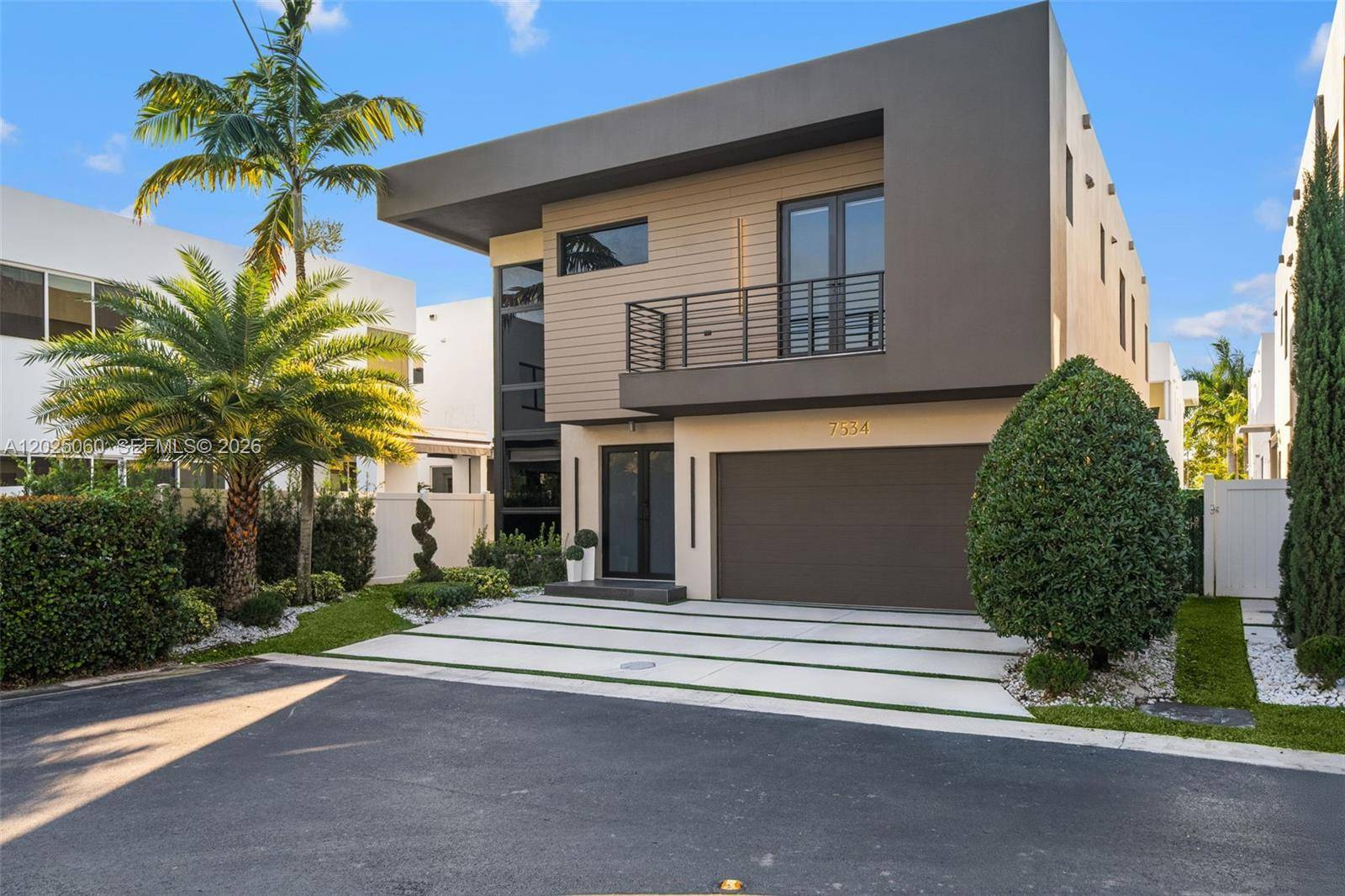 7534 NW 98th AveDoral - picture