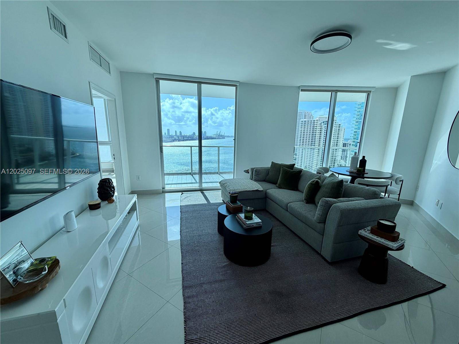 300 S Biscayne BlvdMiami - Condo/Co-Op/Seasonal,Condo condo unit 1810 - picture