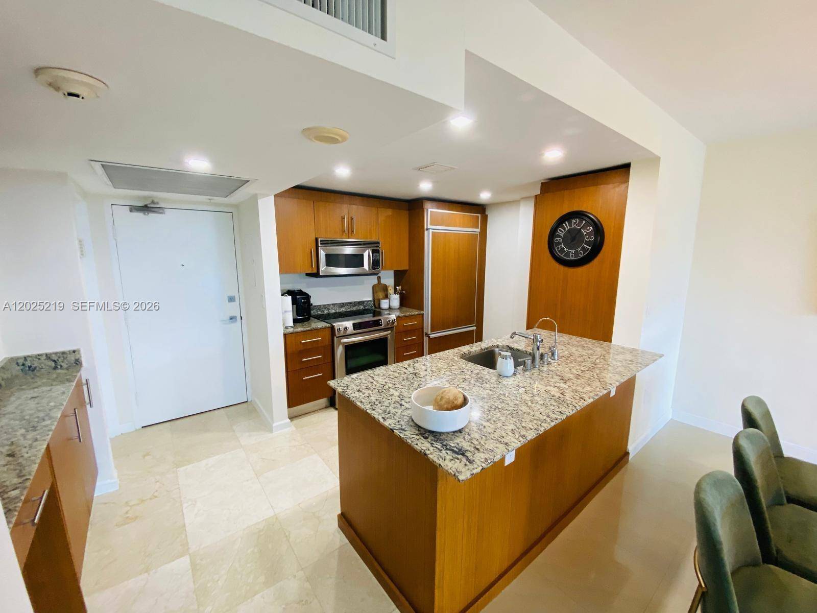 10275 E Collins AveBal Harbour - Apartments-Annual,Condo condo unit 324 - picture