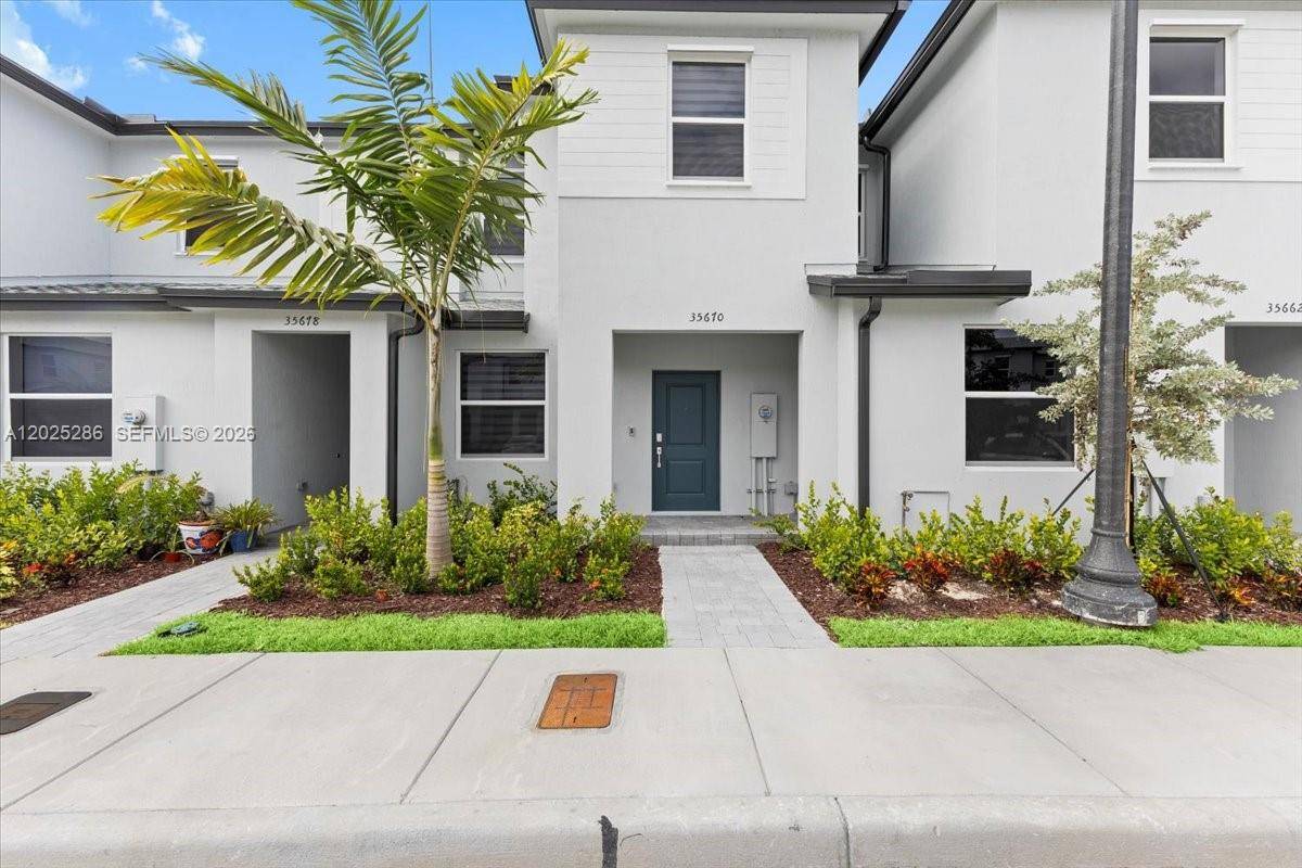35670 SW 178 CtMiami - picture