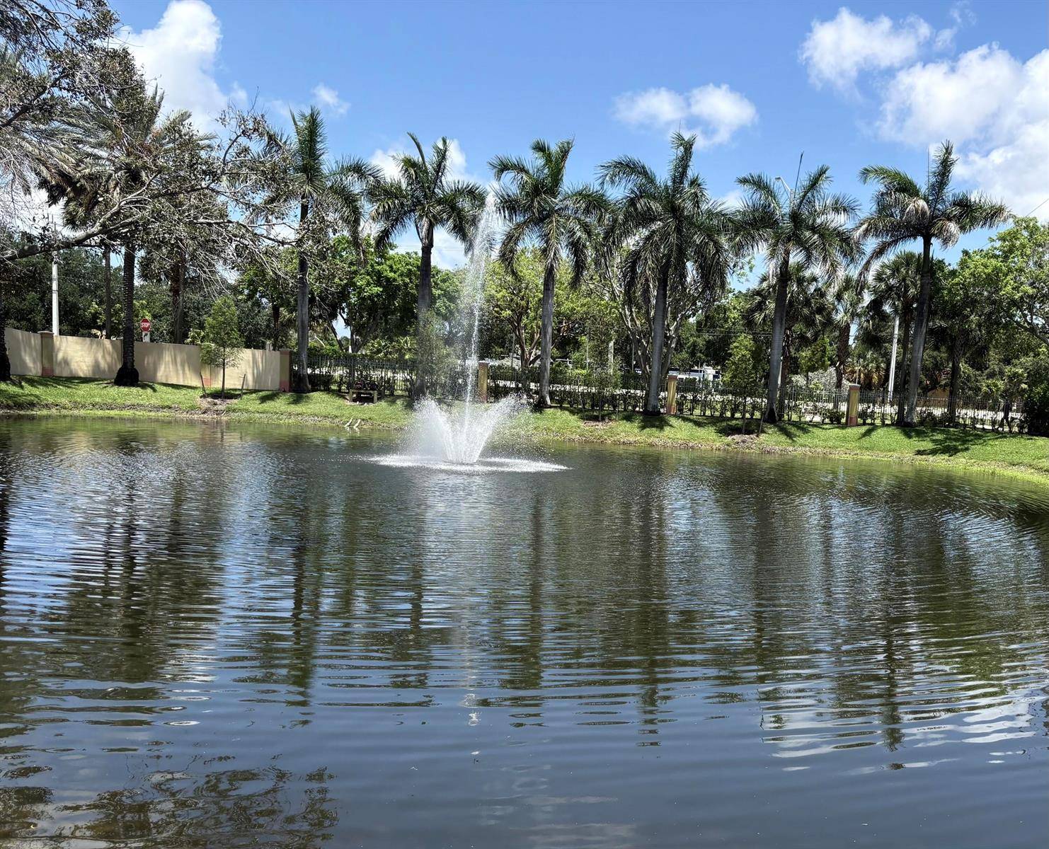 203 S Santa CatalinaNorth Lauderdale - MARTIN/MARANGOS PLAT condo unit 203 - picture