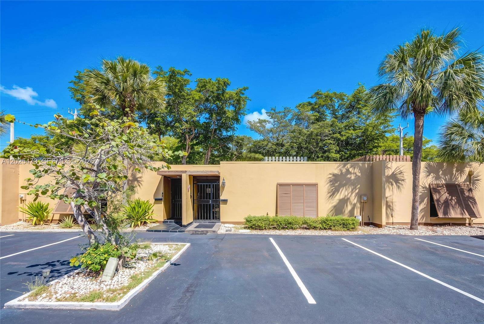 6705 Kingsmoor WayMiami Lakes - picture