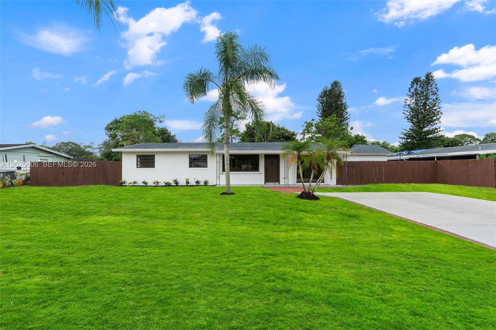 5726 KAREN DRWest Palm Beach - picture