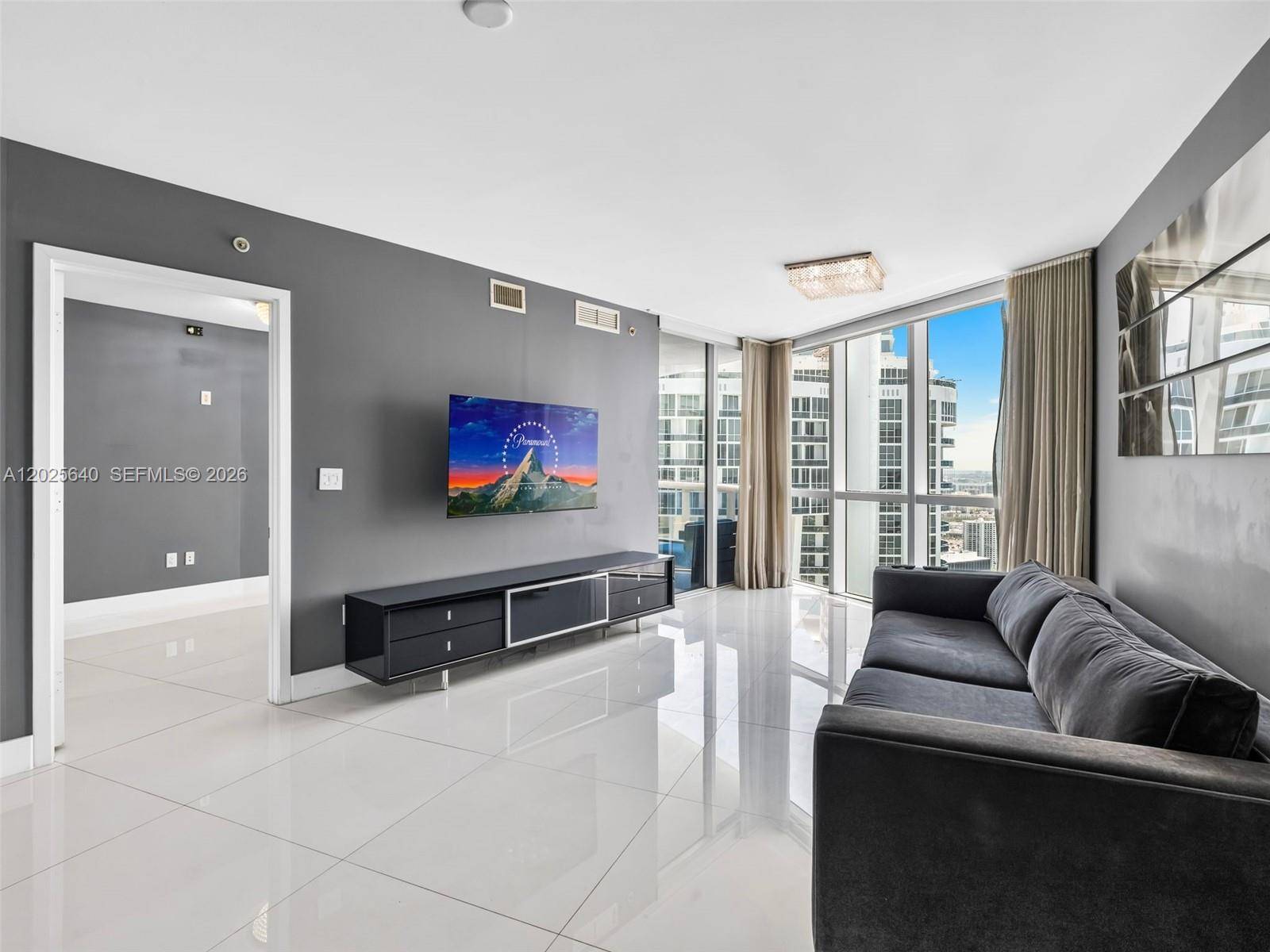 18201 Collins AveSunny Isles Beach - TRUMP ROYALE CONDO condo unit 5303 - picture